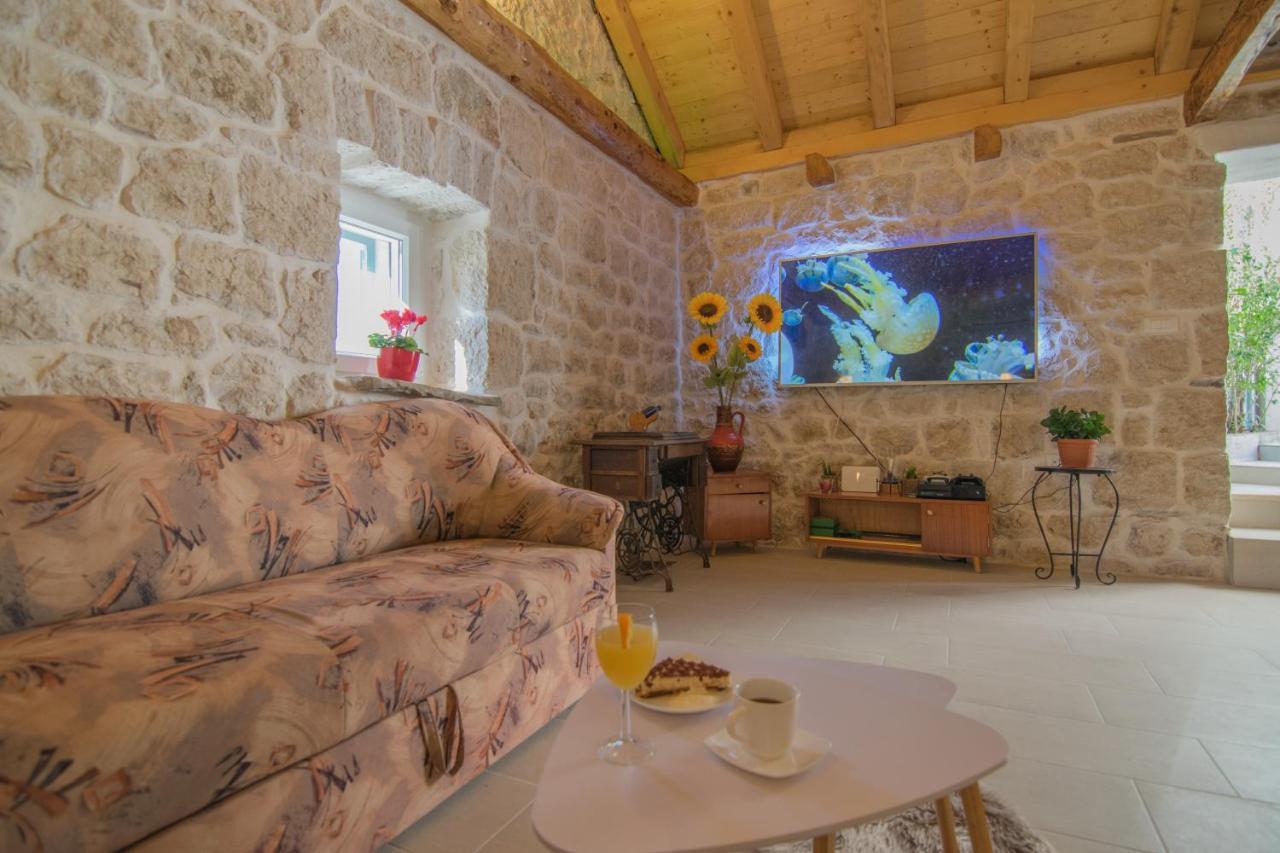 Villa Milena With Heated Pool And Jacuzzi Kostanje Exteriér fotografie