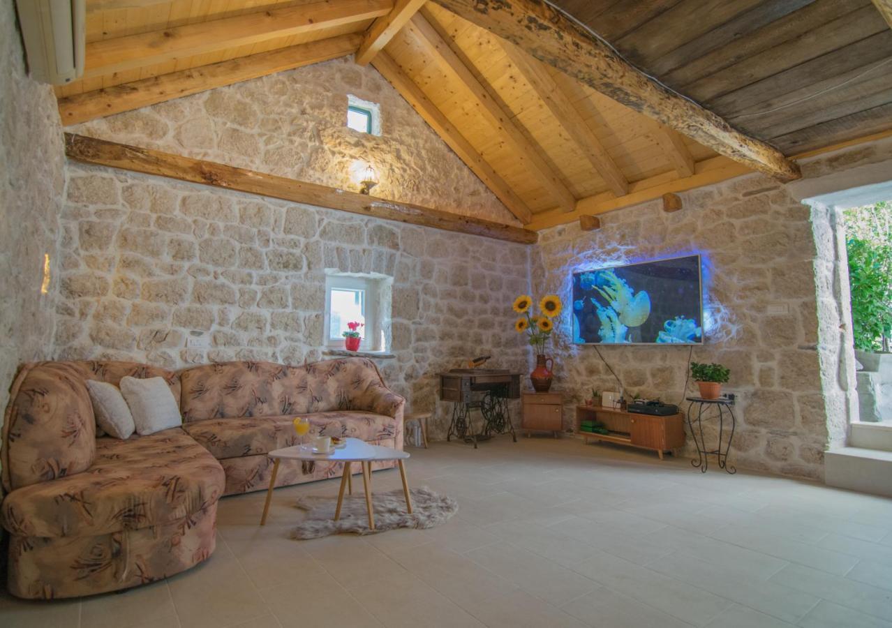 Villa Milena With Heated Pool And Jacuzzi Kostanje Exteriér fotografie