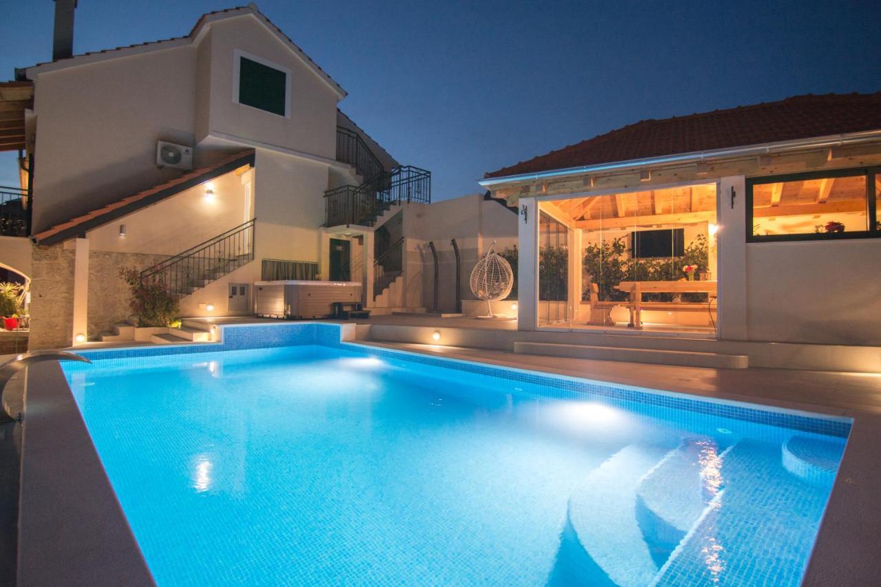 Villa Milena With Heated Pool And Jacuzzi Kostanje Exteriér fotografie